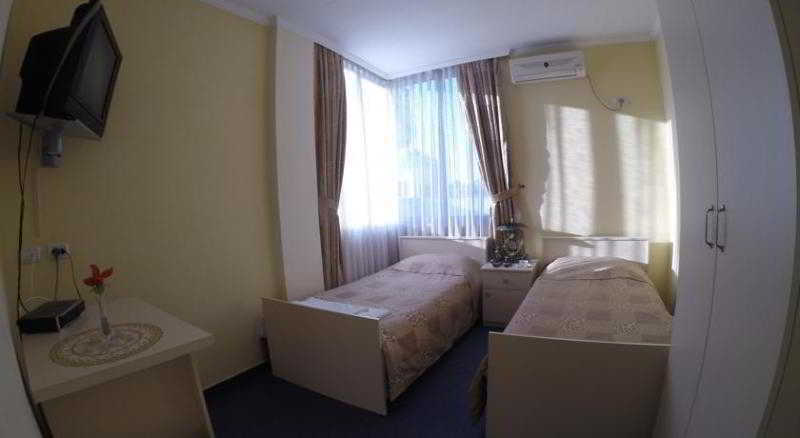 Hotel 3A Тирана Екстериор снимка